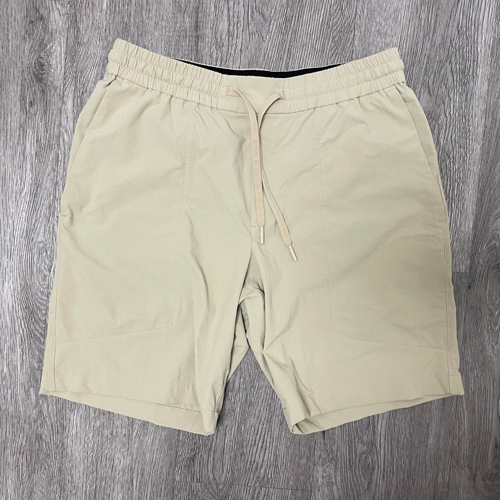 Lululemon Shorts Mens Medium Tan Bowline Ripstop 8" Inseam Utility Hiking Work